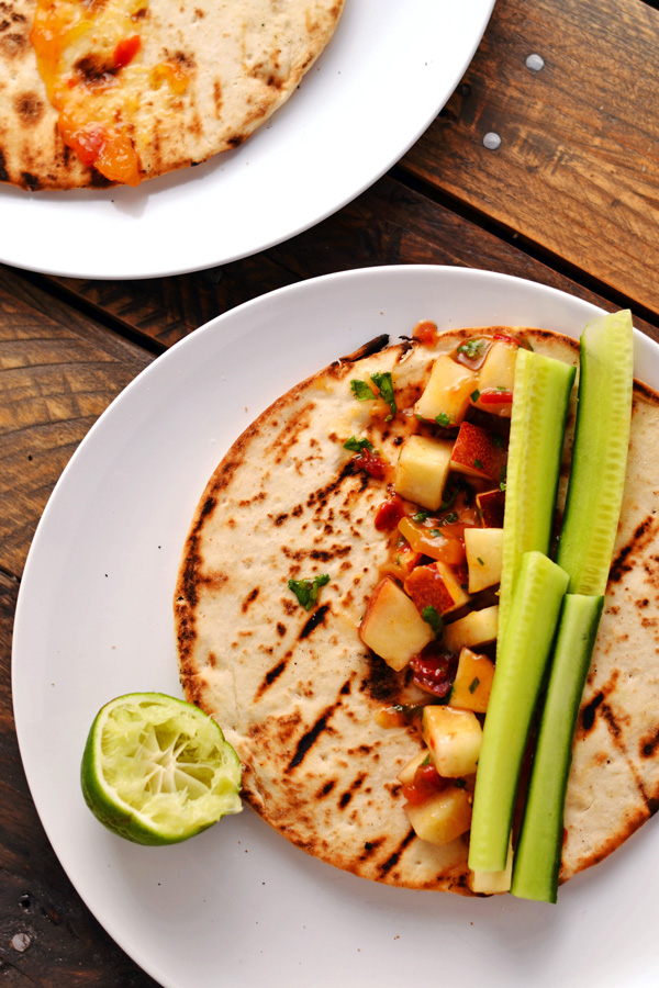 CHICKEN CURRY PITA WITH NECTARINE CHUTNEY | AMBS LOVES FOOD