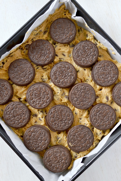 ULT-CHOC-CHIP-OREO-BROWNIES-3