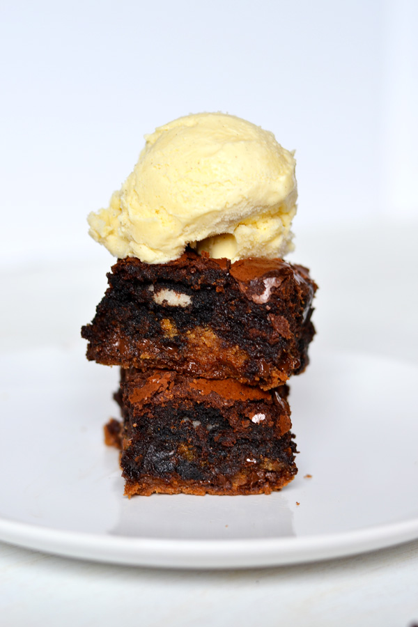 ULT-CHOC-CHIP-OREO-BROWNIES-9