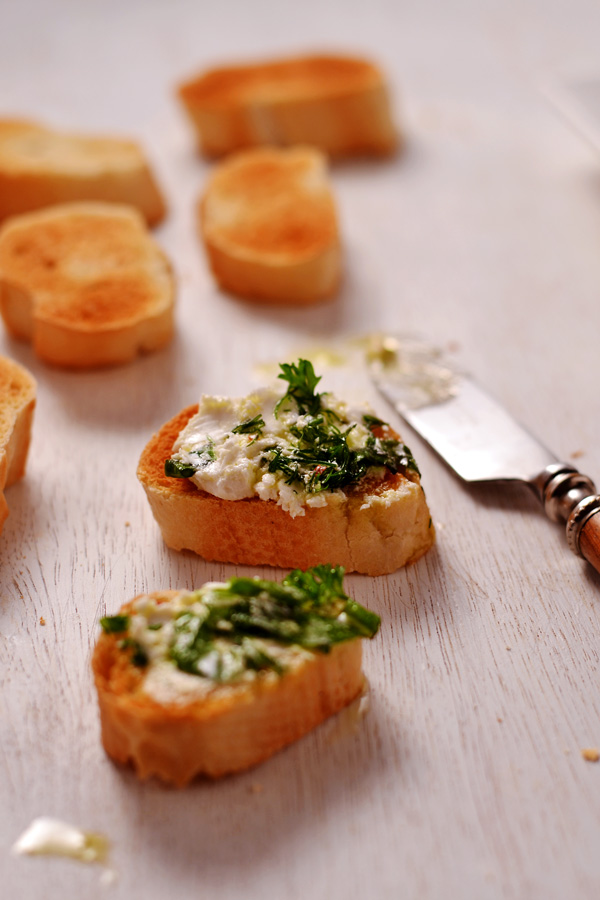 MARINATED-GOATS-CHEESE-BALLS-10