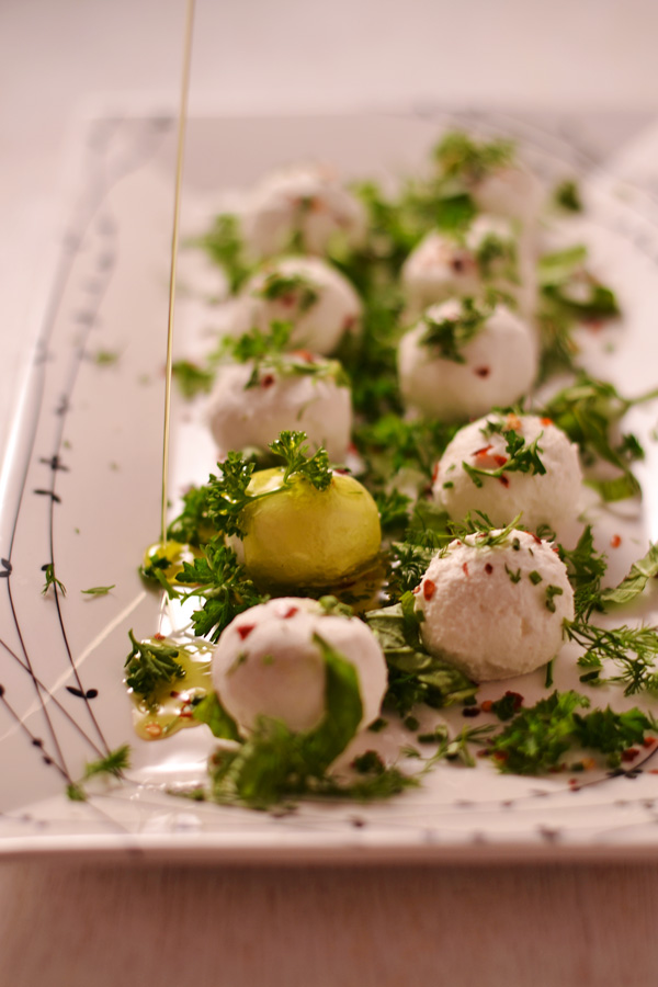 MARINATED-GOATS-CHEESE-BALLS-3