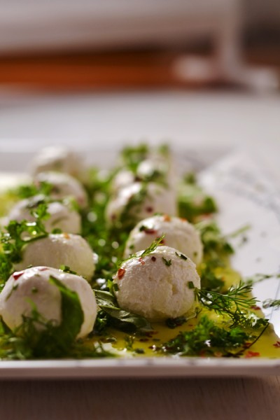 MARINATED-GOATS-CHEESE-BALLS-7