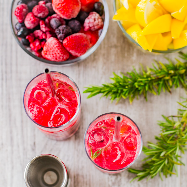BERRY ROSEMARY GIN FIZZ